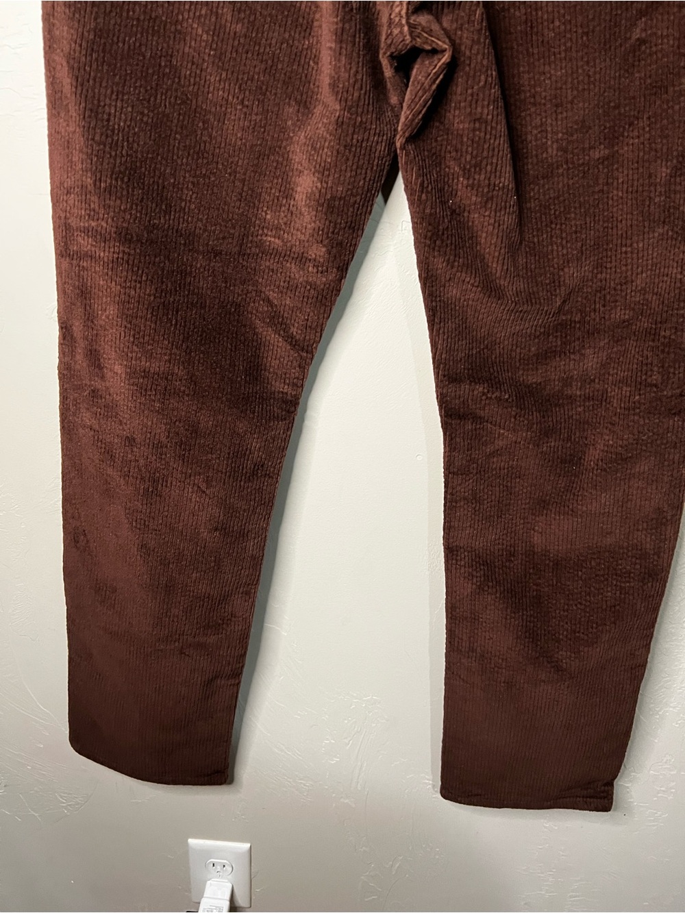 Levis Premium Quality 724 High Rise Straight Corduroy Chocolate Brown Pants - Picture 10 of 13